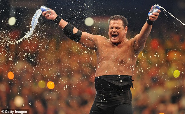 أصبح لولر معلقًا في WWE في عام 1992، وعمل في Superstars وRaw وSmackDown