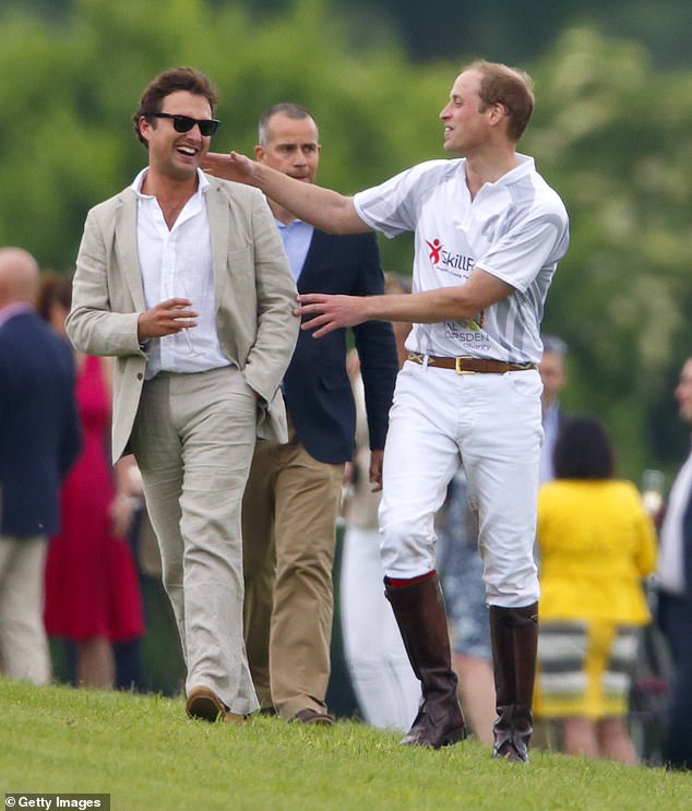 الأمير ويليام مع صديقه المقرب توماس فان ستروبنزي في لعبة البولو في عام 2014. وقد عمل كمرشد إلى جانب جيمس ميد في حفل زفاف الأمير ويليام في عام 2011، وشاركا الخبز المحمص في حفل الاستقبال