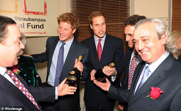تلقى الأخوان زجاجات من الشمبانيا في حفل استقبال بمناسبة إطلاق صندوق هنري فان ستروبنزي التذكاري في يناير 2008.