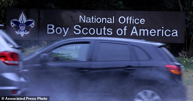 سيارات تمر بالقرب من مقر Boys Scouts of America في إيرفينغ، تكساس، 12 فبراير 2020.