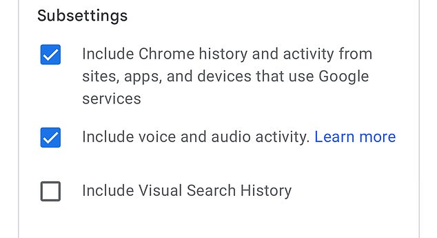 بمجرد النقر والتمرير لأسفل، يجب أن تلاحظ أن إعداد الصوت والنشاط الصوتي يحتوي على علامة اختيار زرقاء - قم بإلغاء تحديد ذلك لوضع حد لاستماع Google