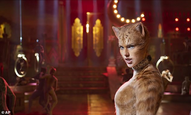 لعبت تايلور سويفت، صديقة كيلسي، دور Bombalurina في النسخة الكئيبة لعام 2019 من المسرحية الموسيقية Cats، والتي كانت بمثابة خيبة أمل كبيرة وفشلت في شباك التذاكر.